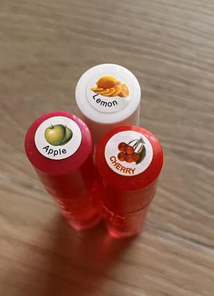 Бальзам-масло для губ фруктовый с роллером1 фото