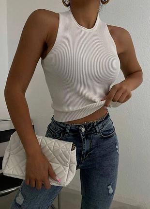 Базовий білий топ