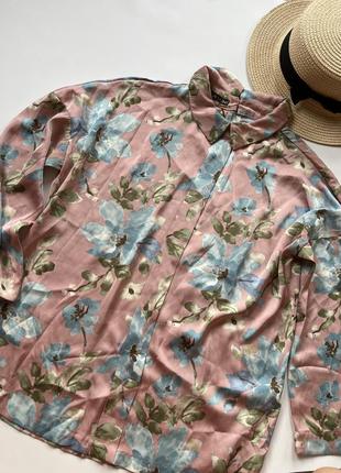 Шелковая блуза в цветы1 фото