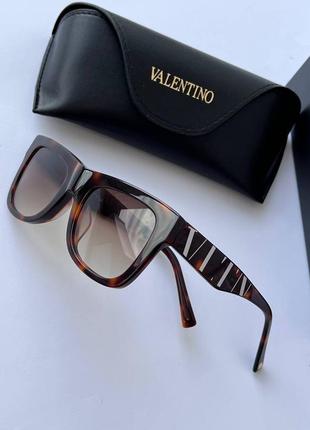 Очки в стиле valentino1 фото