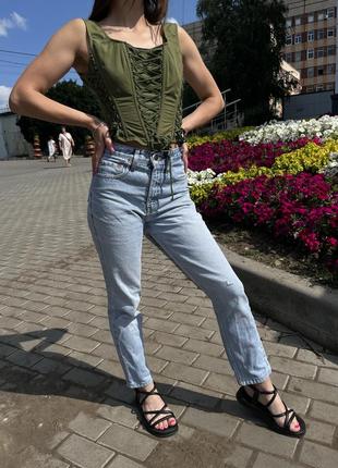 Жіночі джинси