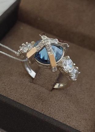 Серебряное кольцо джжаз с золотыми пластинами и разноцветными фианитами