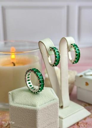 Набір срібні сережки та каблучка з зеленими фіанітами4 фото