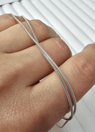 Серебряная цепочка с красивым плетением снейк