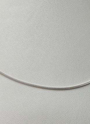 Серебряная цепочка с красивым плетением снейк