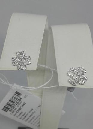 Серьги пусеты серебряные клевер с четырьмя сердечками и белыми фианитами