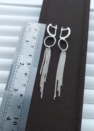 Серебряные серьги длинные с цепочками на круглых подвесках9 фото