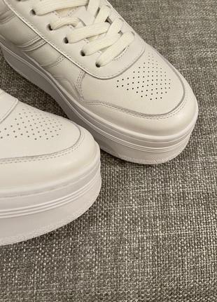 Женские белые кожаные короткие кроссовки на высокой платформе celine ct-02 mid кеды селин на шнуровк8 фото
