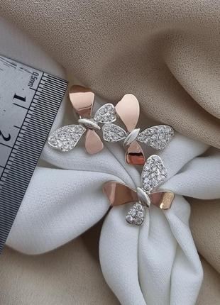 Серебряный набор з золотыми пластинами и фианитами бабочки ласка