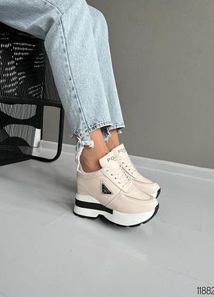 Сникерсы женские