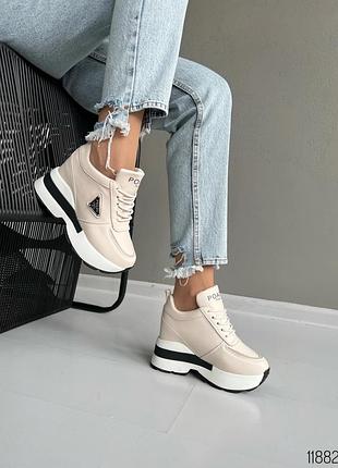 Сникерсы женские