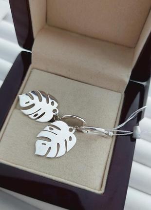 Срібні сережки з підвісками у вигляді листочків монстери8 фото