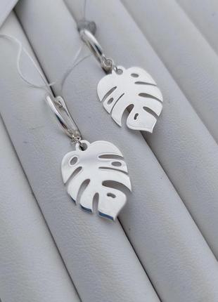 Срібні сережки з підвісками у вигляді листочків монстери4 фото