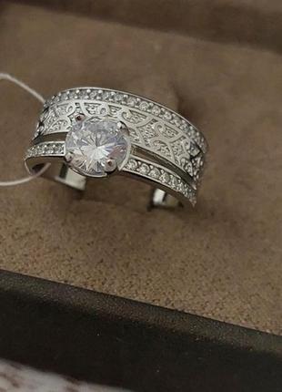 Двойное кольцо из серебра с орнаментом и крупным фианитом4 фото