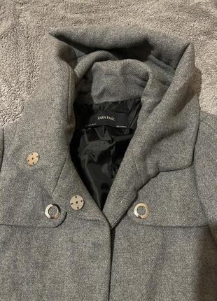 Серое пальто zara с капюшоном6 фото