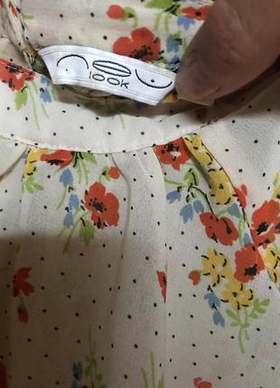 Нарядная праздничная блуза в цветы с разрезом на спинке8 фото
