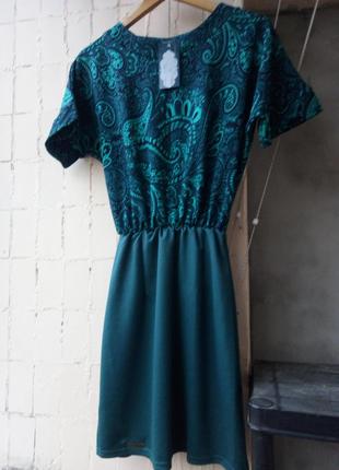 Новое изумруднле бутылочное зеленое бирюзовое платье стрейч принт от mizz