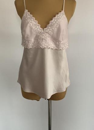 Шовковий топ з мереживом по грудях