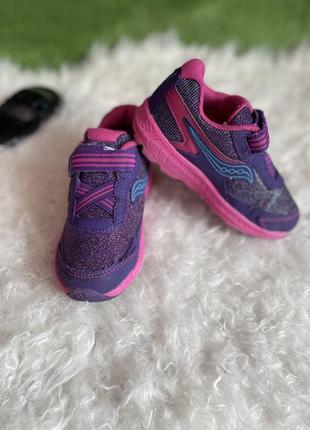 Кроссовки для девочки sauconi