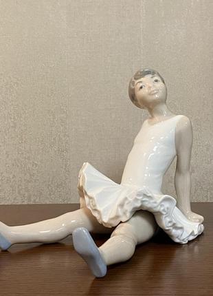 Порцелянова статуетка nao (by lladro) «забавна балерина».