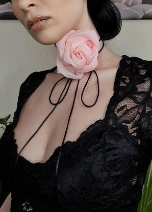 Чокер с большим нежно-розовым цветком роза цветок на шею ожерелье4 фото