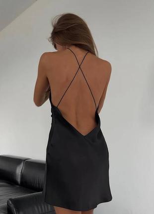 Маленькое черное платье, легкое с открытой спиной10 фото