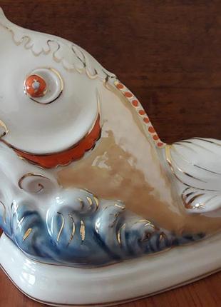 Фарфоровая салфетница  рыбка  ссср.
