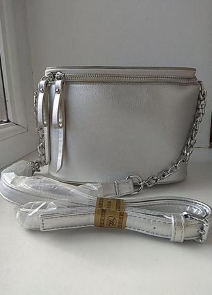 Серебряная сумка бочонок на тонком ремешке4 фото