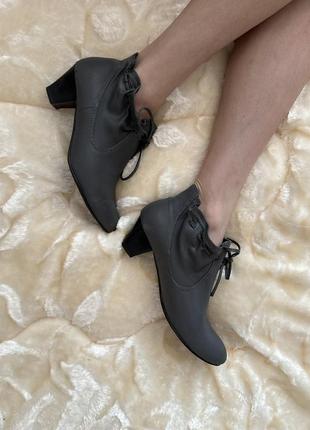 Итальянские кожаные сапожки ботильоны ботинки на каблуке деми женские демисезонные ботильоны каблука3 фото