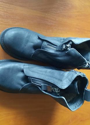 Добротные зимние кожаные ботинки сапоги 36 размера