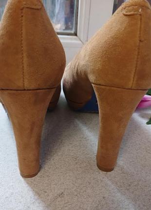 Кожаные туфли замш беж 38 устойчивые каблуки