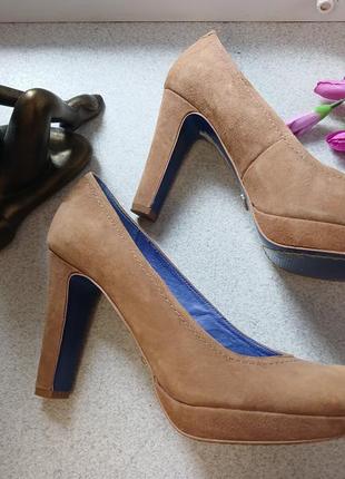 Кожаные туфли замш беж 38 устойчивые каблуки