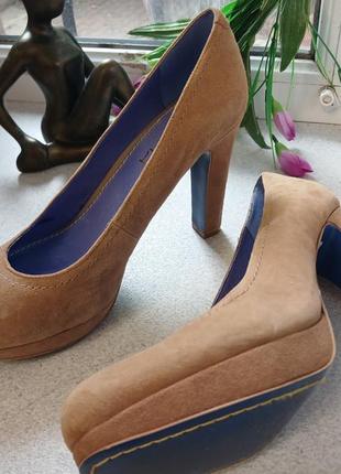 Кожаные туфли замш беж 38 устойчивые каблуки