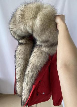 Яркая женская зимняя парка с мехом финского енота, максимум меха, 40-60 размеры6 фото
