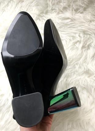 Крутые ботинки с мокрой кожи (замши) zara, черного цвета на интересных каблуках6 фото