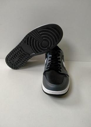 Кроссовки мужские, foot nike, черные с серым и белой подошвой, ножна шнурках, натуральная кожа.
т-4612.цена-1900грн
розміри:41;42;43;44;45;46.4 фото