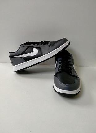 Кроссовки мужские, foot nike, черные с серым и белой подошвой, ножна шнурках, натуральная кожа.
т-4612.цена-1900грн
розміри:41;42;43;44;45;46.3 фото