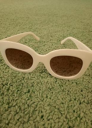 Солнцезащитные очки