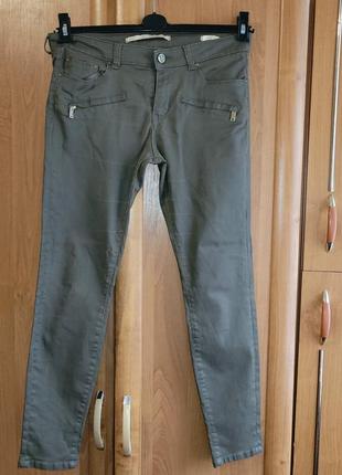 Женские стрейчевые джинсы с пропиткой от zara women 46-48
