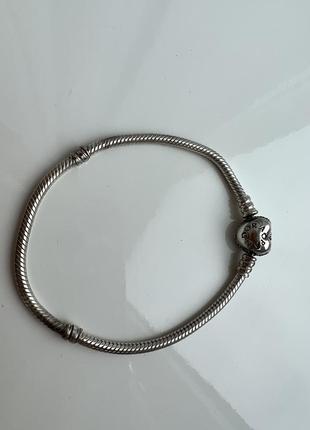 Срібний браслет pandora moments sparkling heart clasp snake chain bracelet