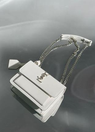 Белая женская сумка yves saint laurent sunset mini chain4 фото
