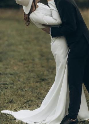 Мінімалістична весільна сукня із шовку5 фото