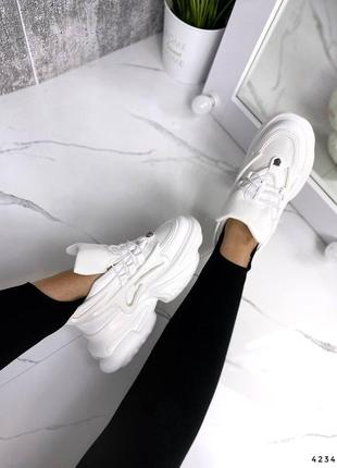 Круті білі жіночі кросівки8 фото