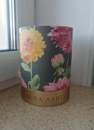 Коробка laura ashley подарункова квіти