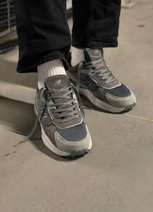 Стильные кроссовки New Balance 990v5 IC990GL5, power