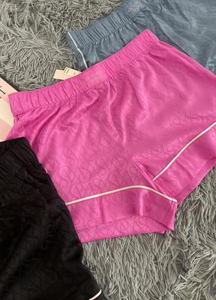 Сатиновые пижамные шортики для сна, три цвета! victoria’s secret, оригинал!10 фото