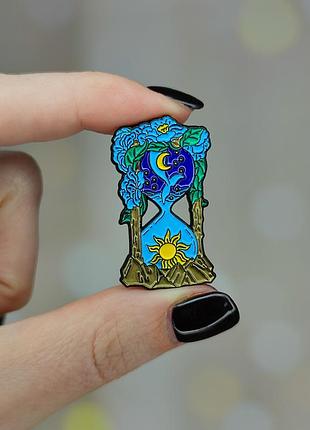 Металлический значок - пин "песочные часы. солнце и луна" (знач0590)