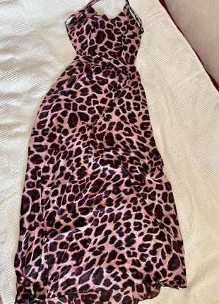 Красивейшее платье в пол с оголенной спиной розовый леопард s7 фото