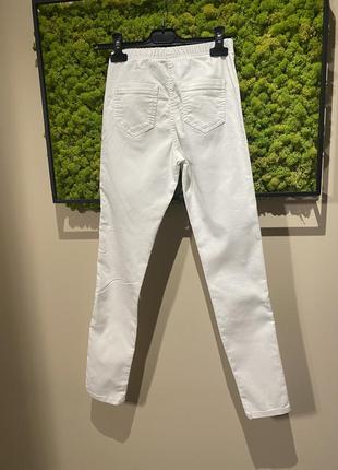 Белые рваные джинсы calzedonia5 фото