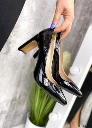 Натуральный лак, удобные женские черные туфли2 фото
